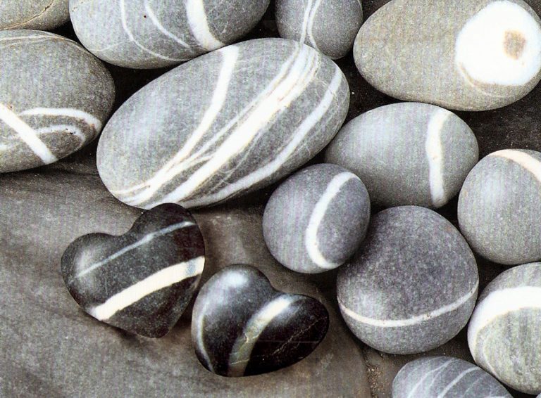 heart shape stones